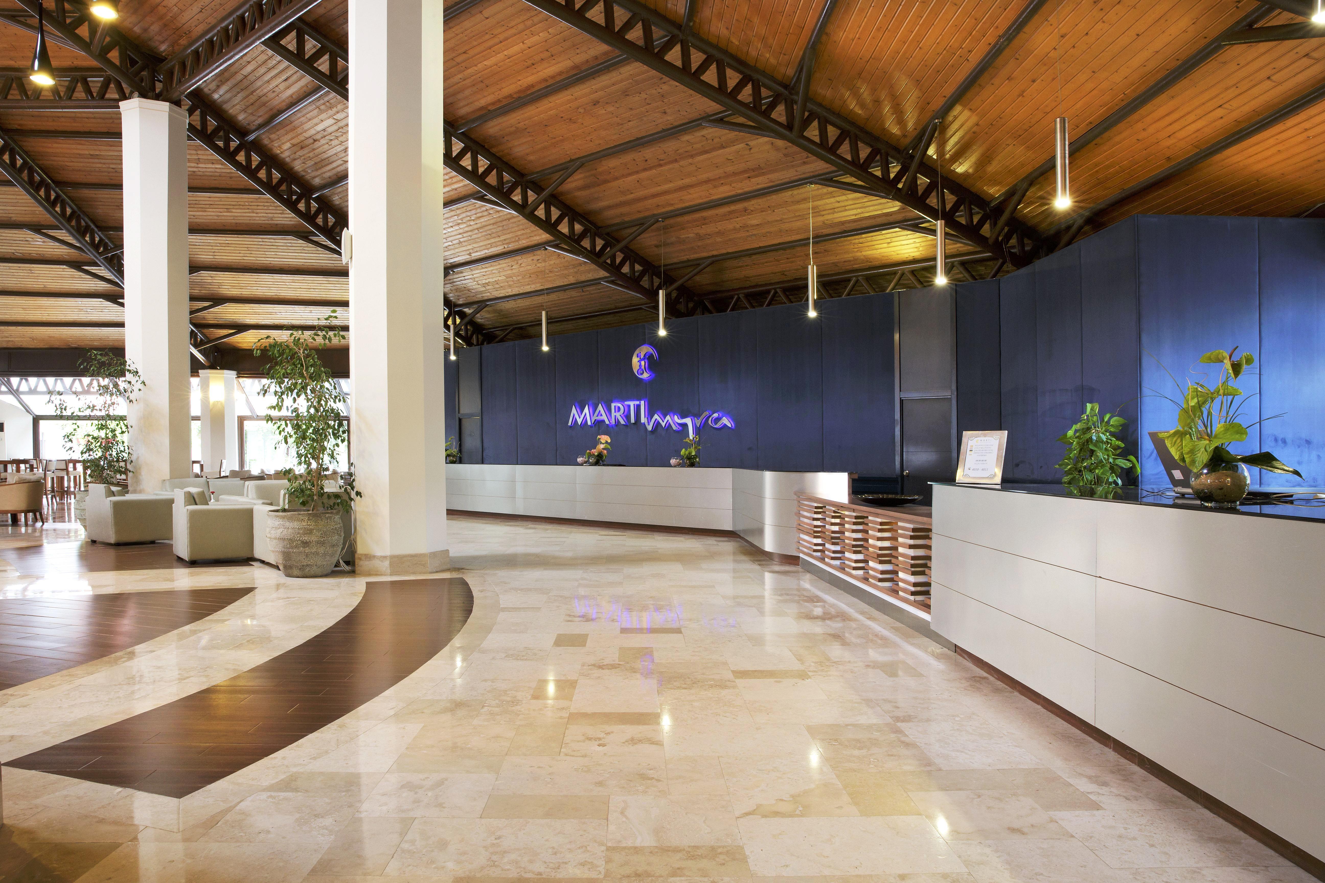 ホテル マート ミラ テキロヴァ エクステリア 写真 Lobby of the hotel