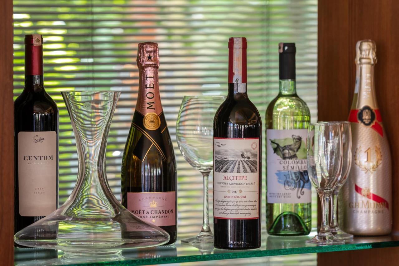 ホテル マート ミラ テキロヴァ エクステリア 写真 Wine bottles